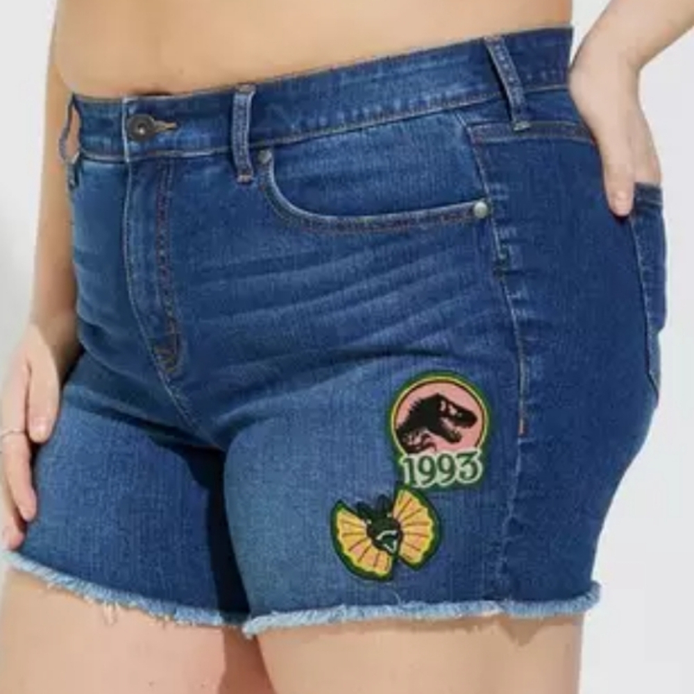 NWT Universal Jurassic Park Mid Rise Shorts - Picture 2 of 13
